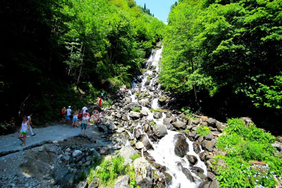 Экскурсия в Абхазию из Сочи на 1 день цена, джиппинг на Гегский водопад и озеро Рица