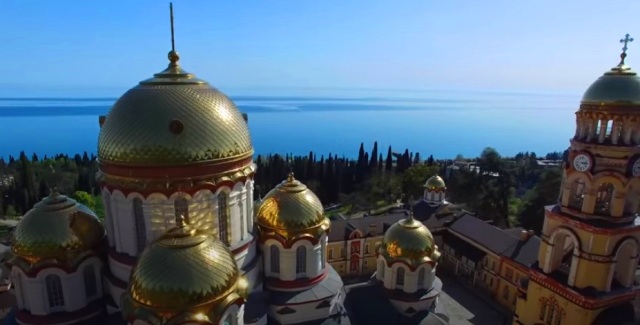 Экскурсия в Абхазию из Сочи в Новоафонский монастырь