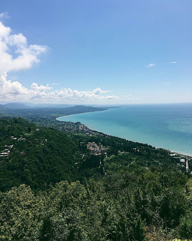 Экскурсии в Абхазию из Сочи на 1 день, Гегский водопад, озеро Рица, Гагра